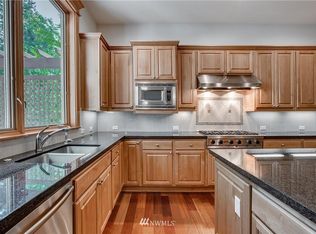 2929 NE Dayton Ct, Issaquah, WA 98029