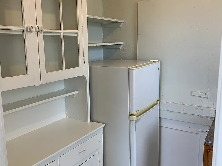 415 S 42nd St #12 — Photo 3