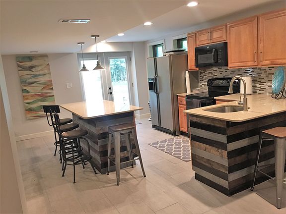 Basement FULL Kitchen