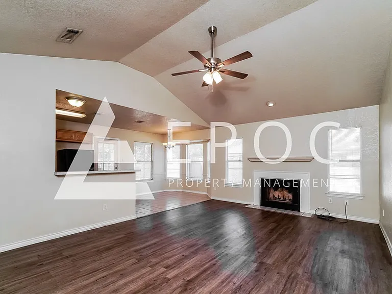 2507 Lain Dr — Photo 10