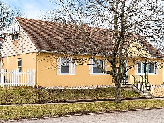 3rd image of 104 Marlboro Pl