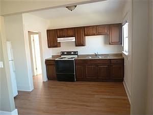 5th image of 2201-3 Logan Ave