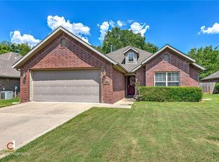 930 S Hoddle Pl, Fayetteville, AR 72701