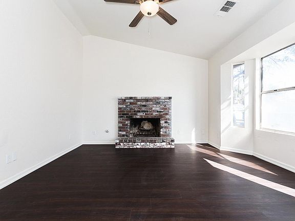 4th image of 1915 N Hall Ct