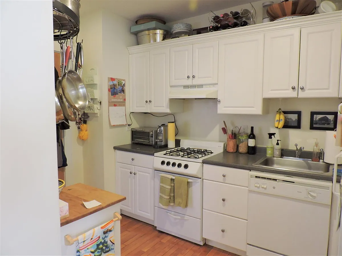 Building Photo - 331 Harvard St #1