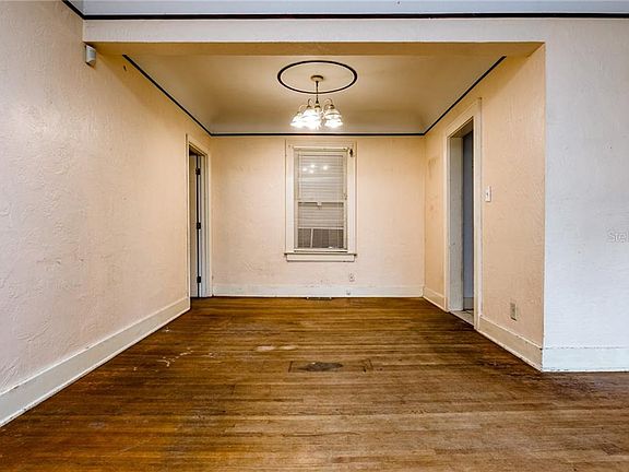 4th image of 353 Phoenix Ave