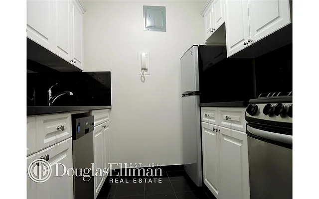 Rented by Douglas Elliman | media 12