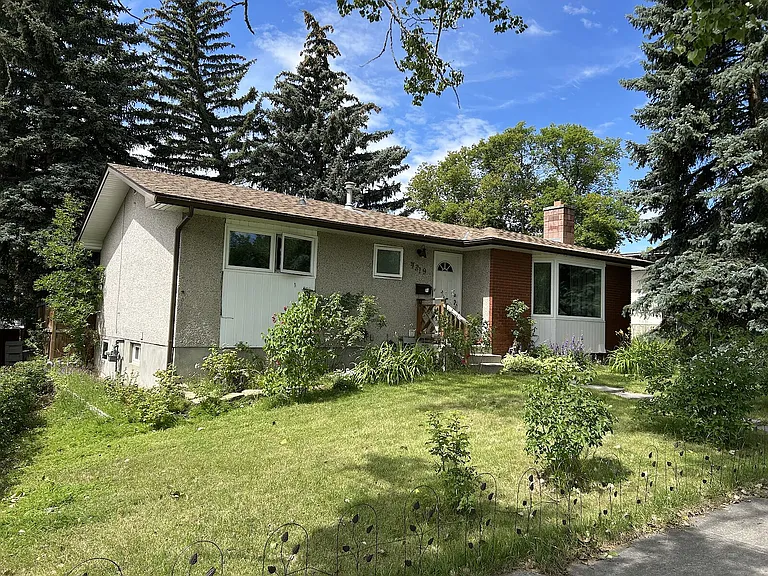 4319 Charleswood Dr NW — Photo 4