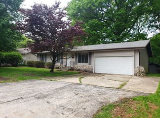 1219 S Plaza Ave, Springfield, MO 65804