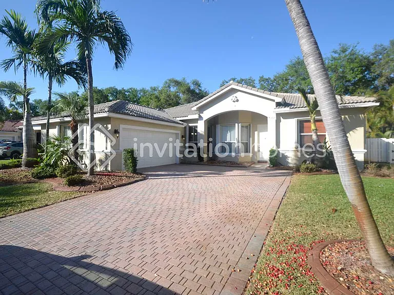 5373 SW 34th Way — Photo 1