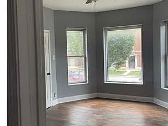 3rd image of 7236 S Jeffery Blvd APT 2