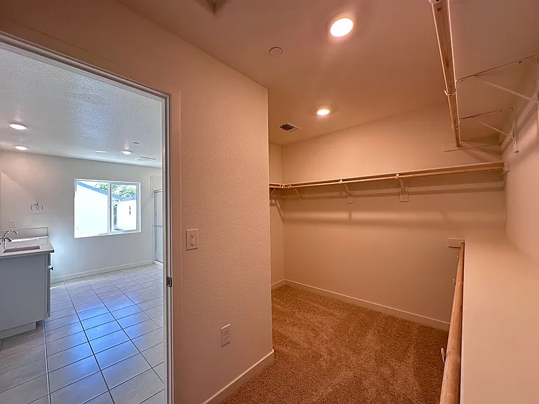 3396 Shaker Way — Photo 40