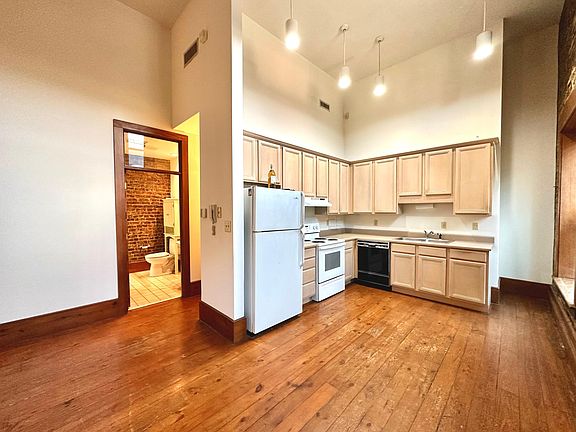 2nd image of 400 W Magnolia Ave APT 101