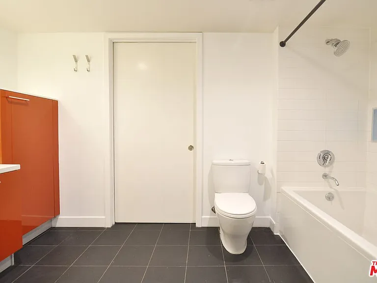 901 S Flower St #709 — Photo 18