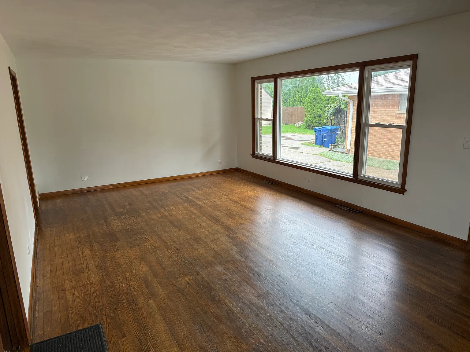 311 Euclid Ave — Photo 3
