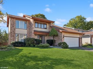 725 Gregor Ln, Wheeling, IL 60090