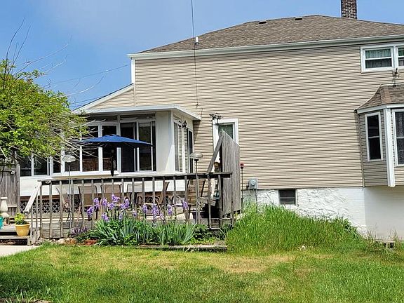 3rd image of 121 E Woodruff STREET NE NE