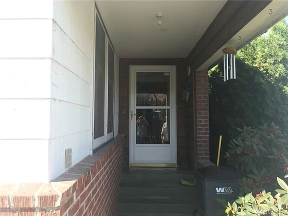 5th image of 338 11th St NE