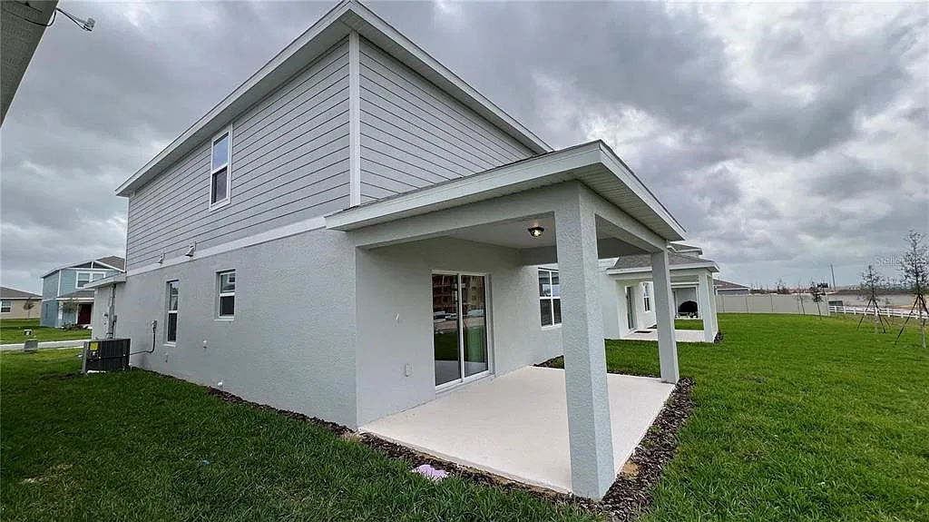 4 bed, 3.0 bath, 2217 sqft, $2,495 — Photo 3