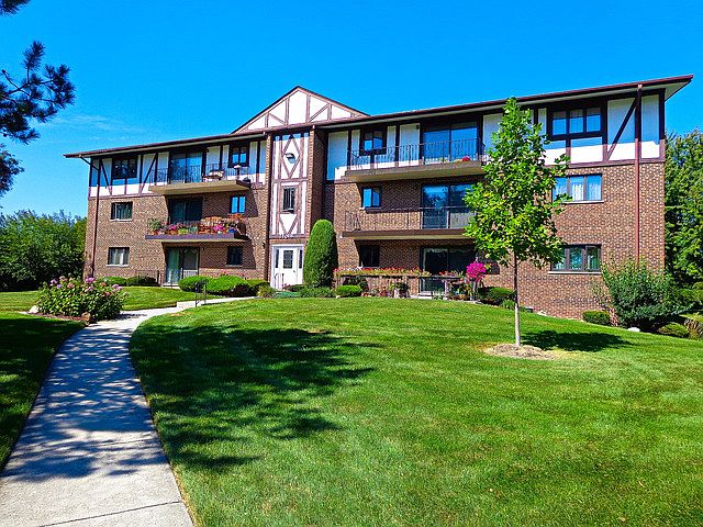 1st image of 11018 Theresa Cir #2C
