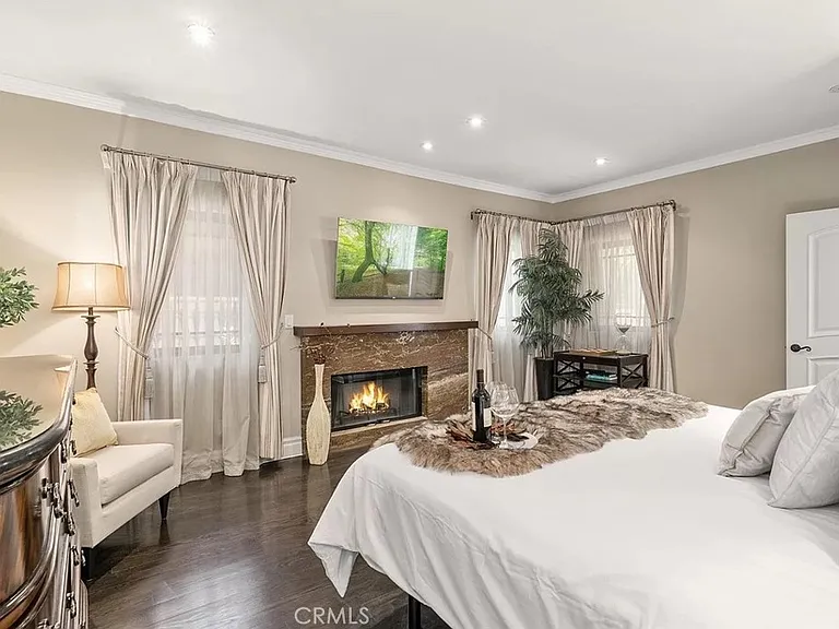 15014 Valleyheart Dr — Photo 20