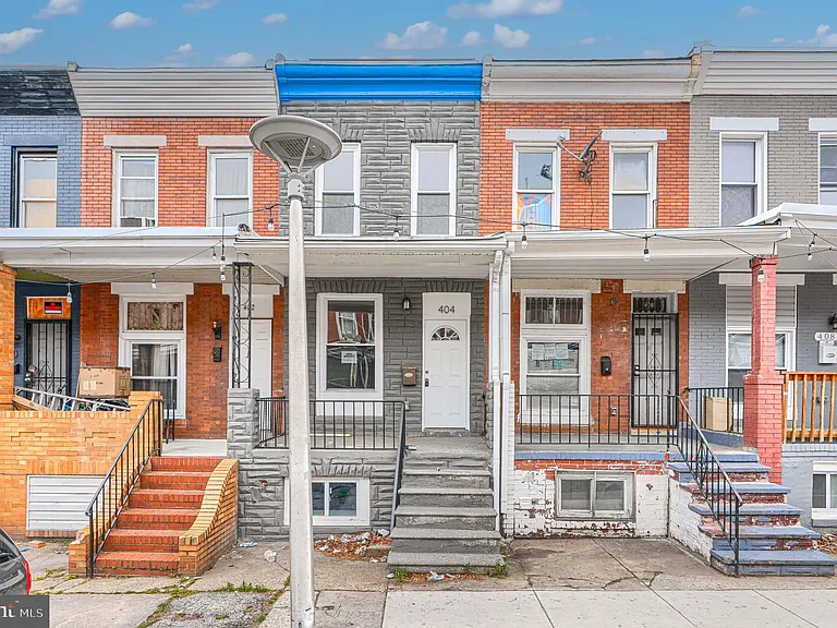 404 N Robinson St — Photo 1