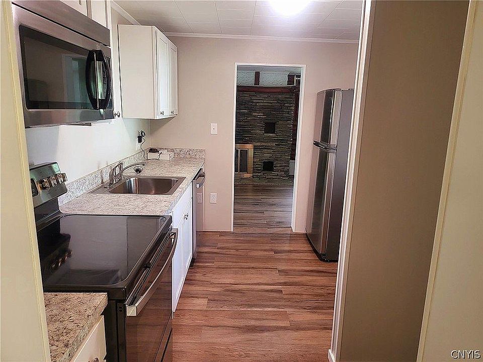 2nd image of 339 Pickering Pl