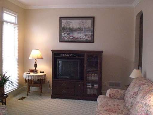 4th image of 1245 Midland Way