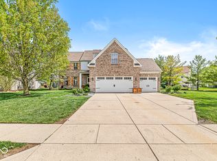 6758 Woodcliff Cir, Zionsville, IN 46077