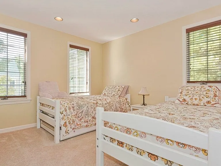 601 Browning Ln — Photo 18