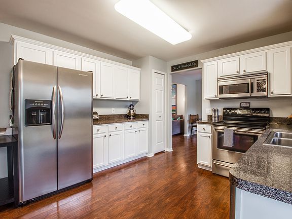 5th image of 6174 Valerian Ct