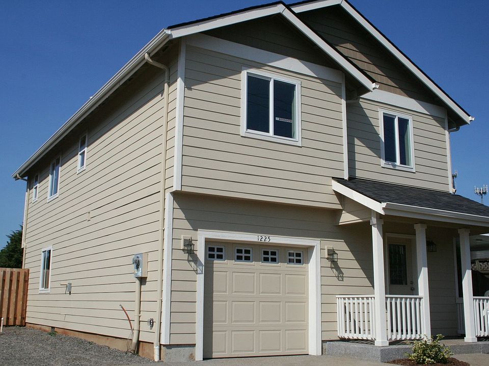 1225 Barnes SE