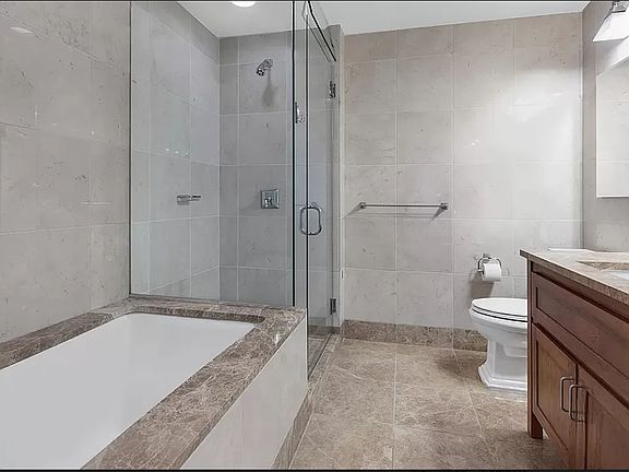 5th image of 45 Park Ave APT 904
