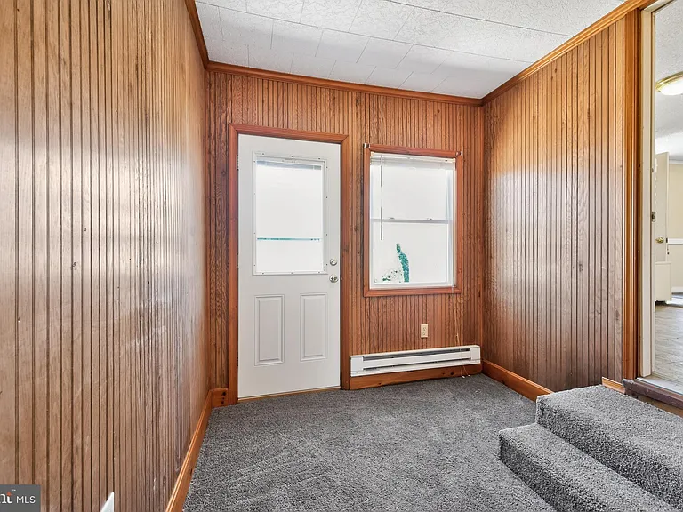 101 E Liberty St — Photo 24