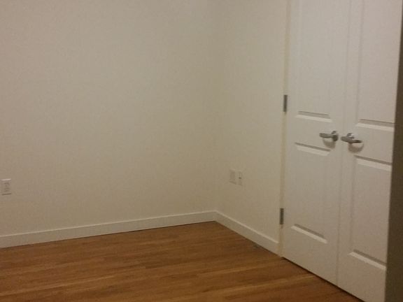 5th image of 2510 Crescent St