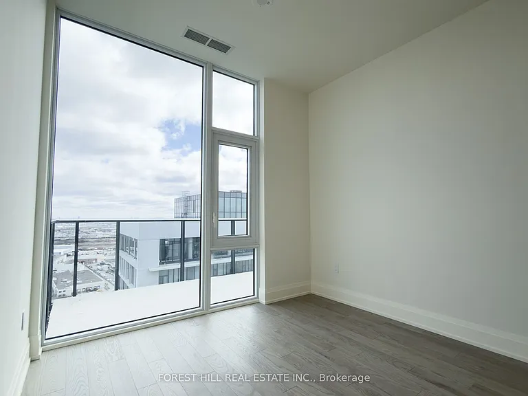 27 Korda Gate #Penthouse 108 — Photo 23