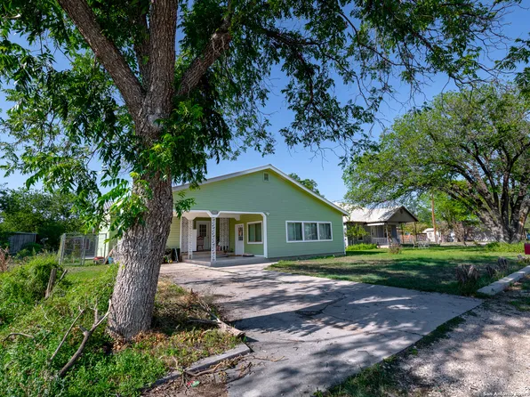 1510 llano, Junction, TX 76849