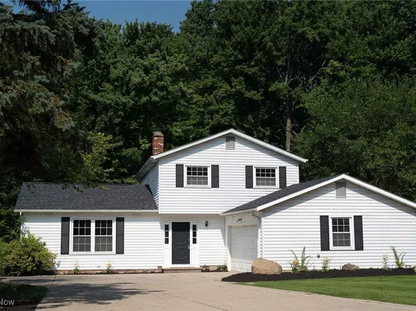 5840 Elm Hill Dr, Solon, OH 44139