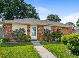 752 Oakwood Dr, Gretna, LA 70056