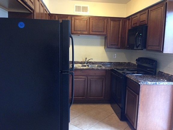 2nd image of 2302 E Pinchot Ave APT I14