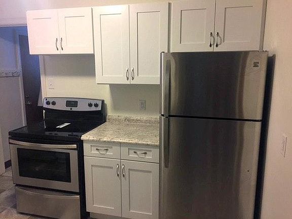 2nd image of 621 Avenue C