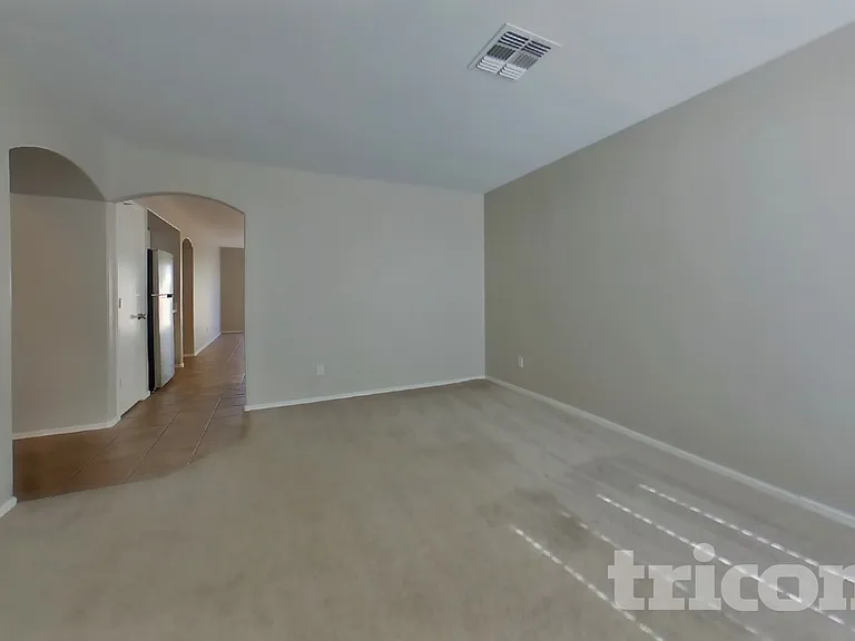 11934 N Olive St — Photo 2