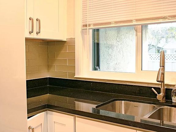 3rd image of 7101 Rainbow Dr APT 7
