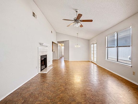 4th image of 5923 Green Acre
