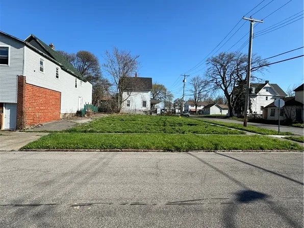 928 Centre Ave #14, Niagara Falls, NY 14305