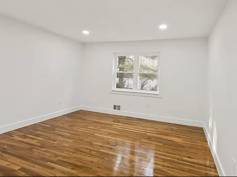 501 Adams Ln #6H — Photo 14