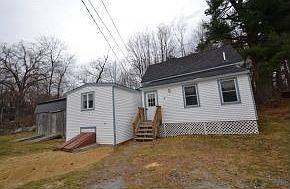 3rd image of 14 Acre St