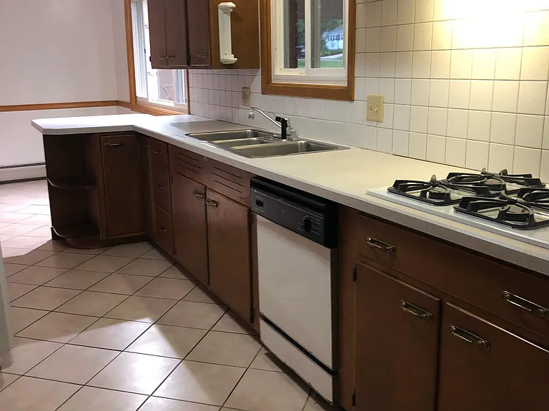 112 Perry St — Photo 7
