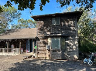 732 NW 46th St, Topeka, KS 66617