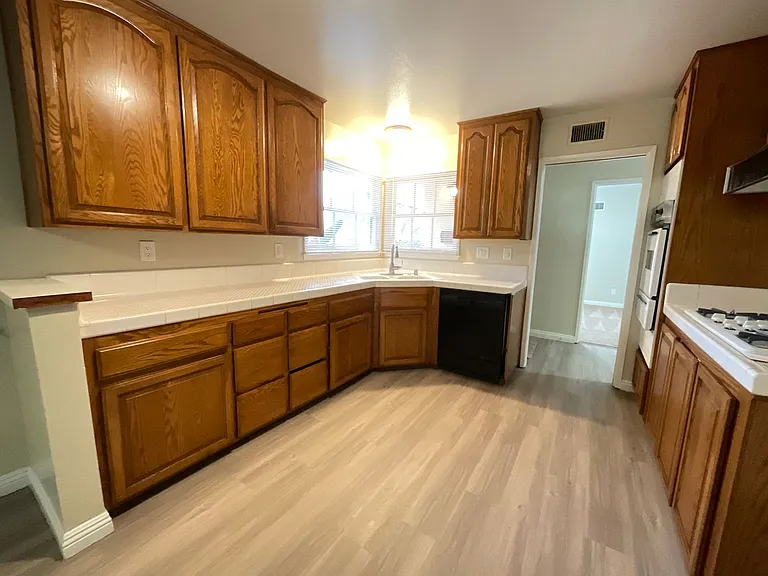 2539 E Seville Ave — Photo 6